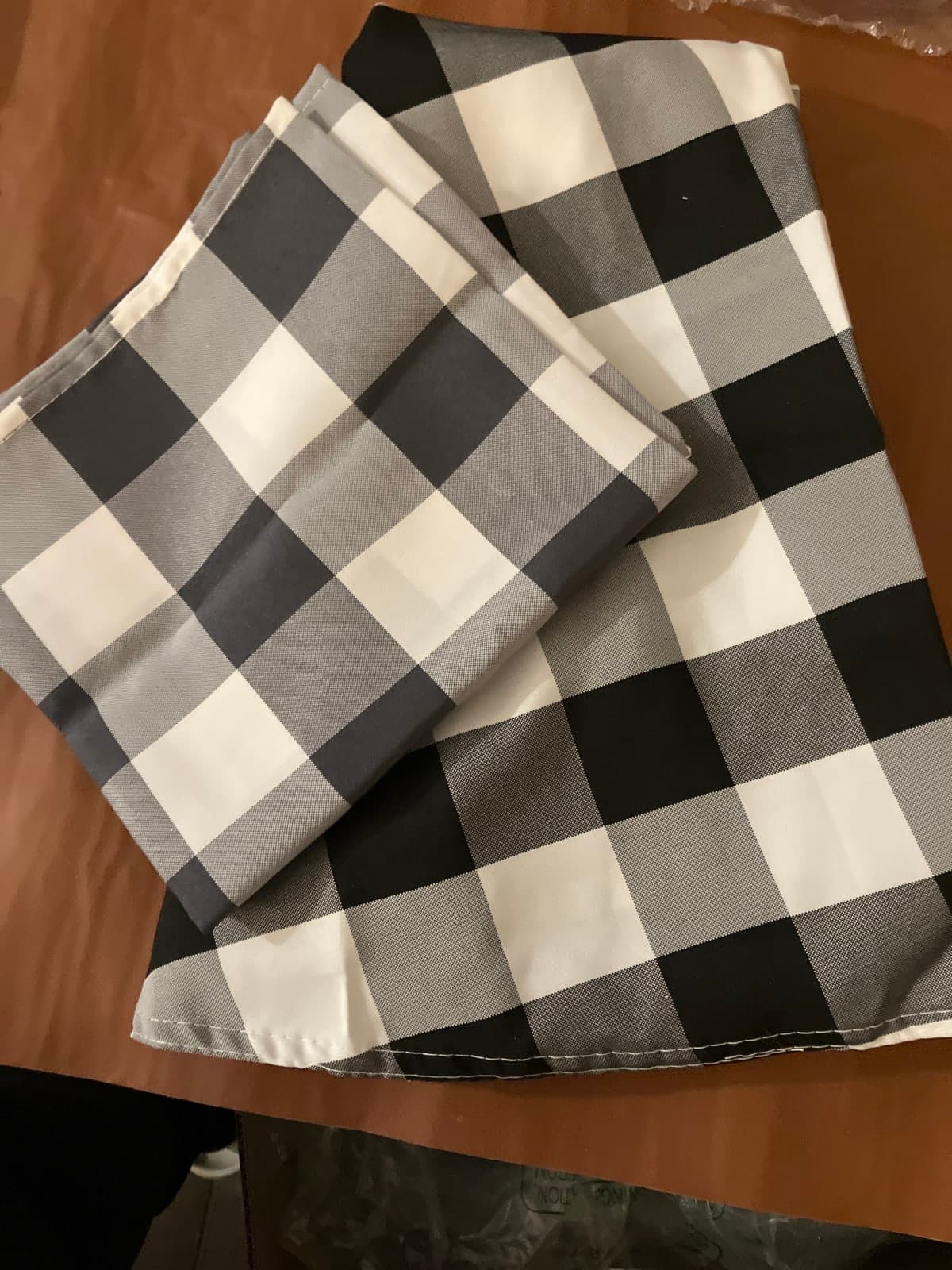 Buffalo Check Tablecloth Set - Black and White Plaid